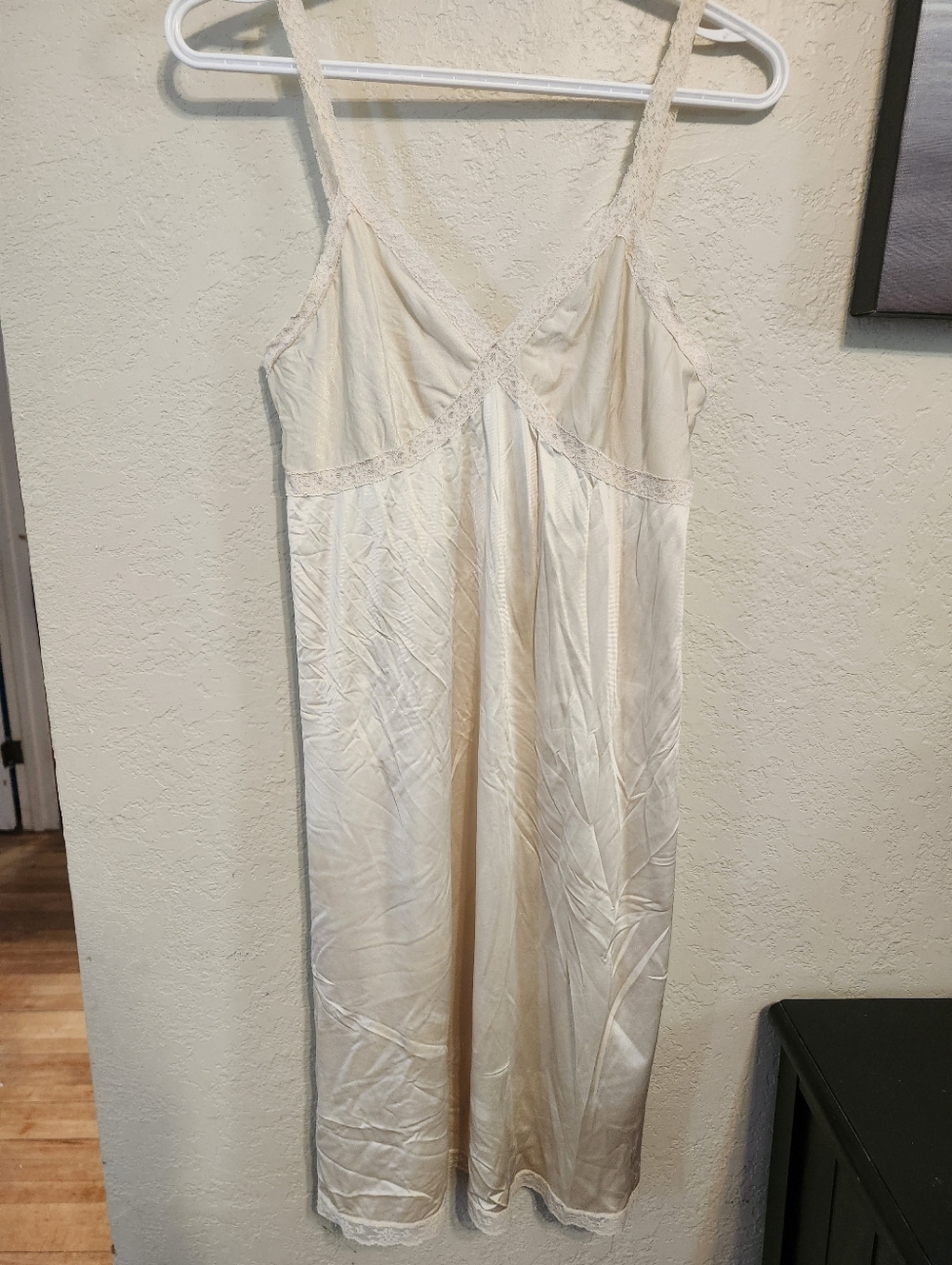 Kayser Vintage Cream Lace-Trim Slip Size 38